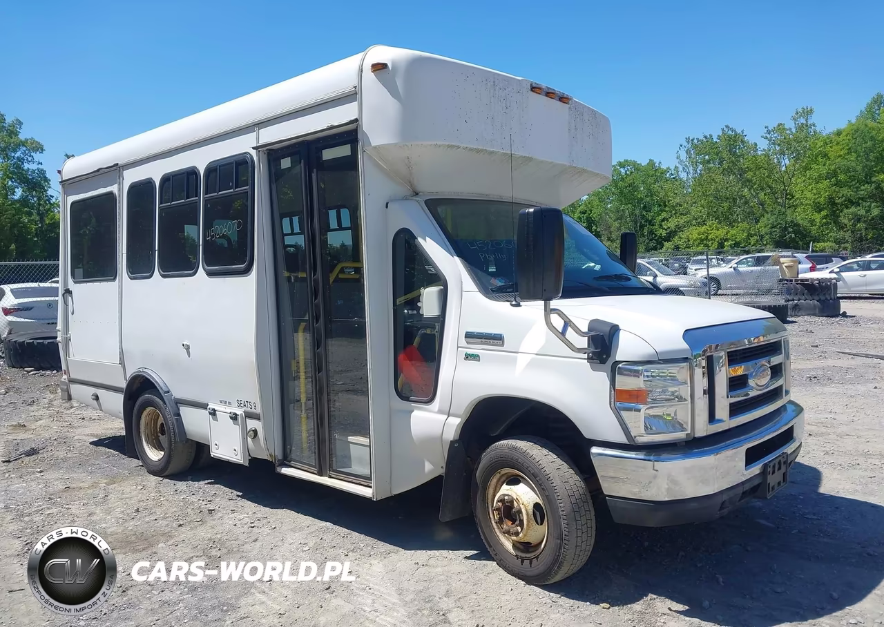 2014 Ford E-350 Cutaway
