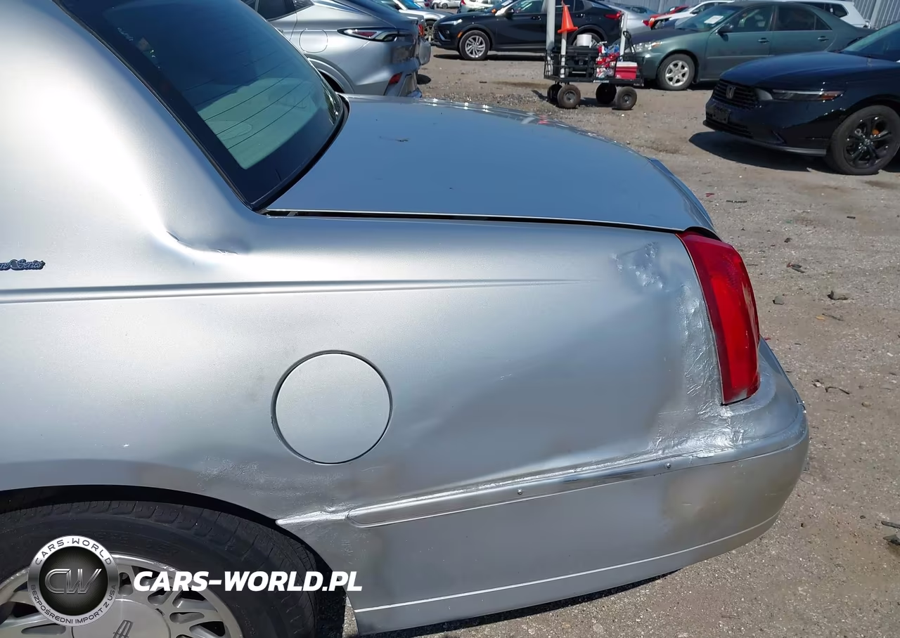 2000 Lincoln Town Car Signature VIN:1LNHM82W3YY763212 - 18