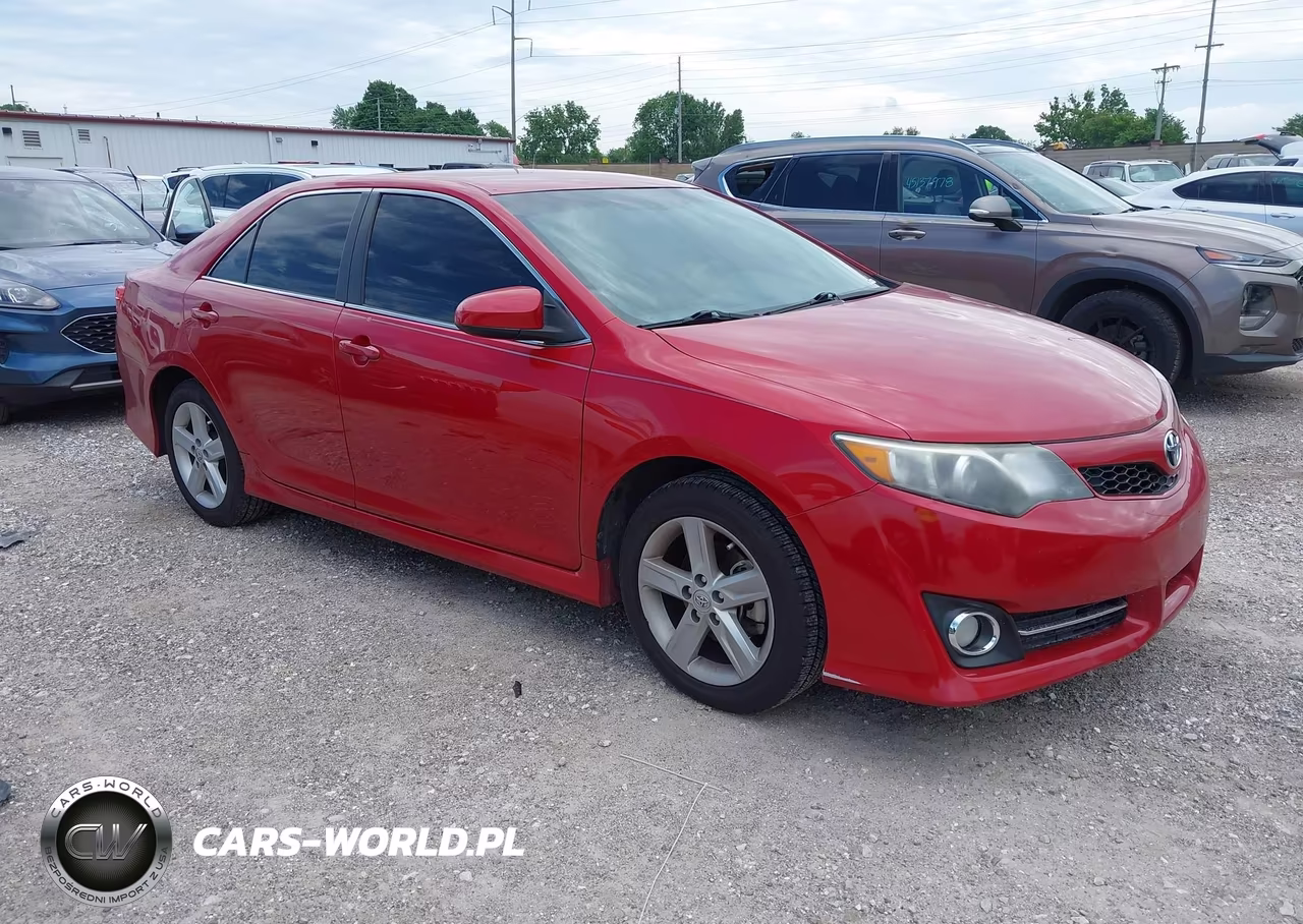 2014 Toyota Camry Se – zdjęcie 1 z 16