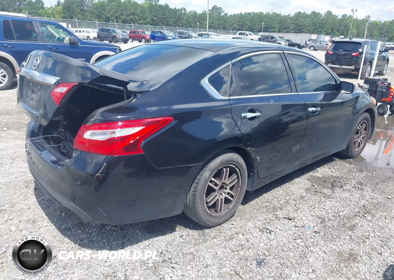 2017 Nissan Altima 2.5 S VIN:1N4AL3AP7HN360797 - 4