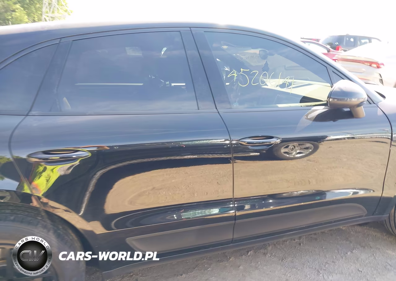 2018 Porsche Macan Sport Edition VIN:WP1AA2A51JLB11064 - 13