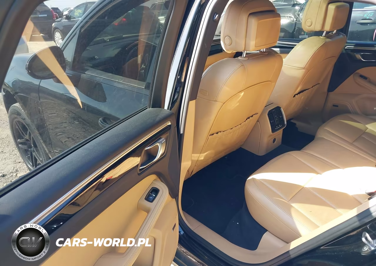 2018 Porsche Macan Sport Edition VIN:WP1AA2A51JLB11064 - 8