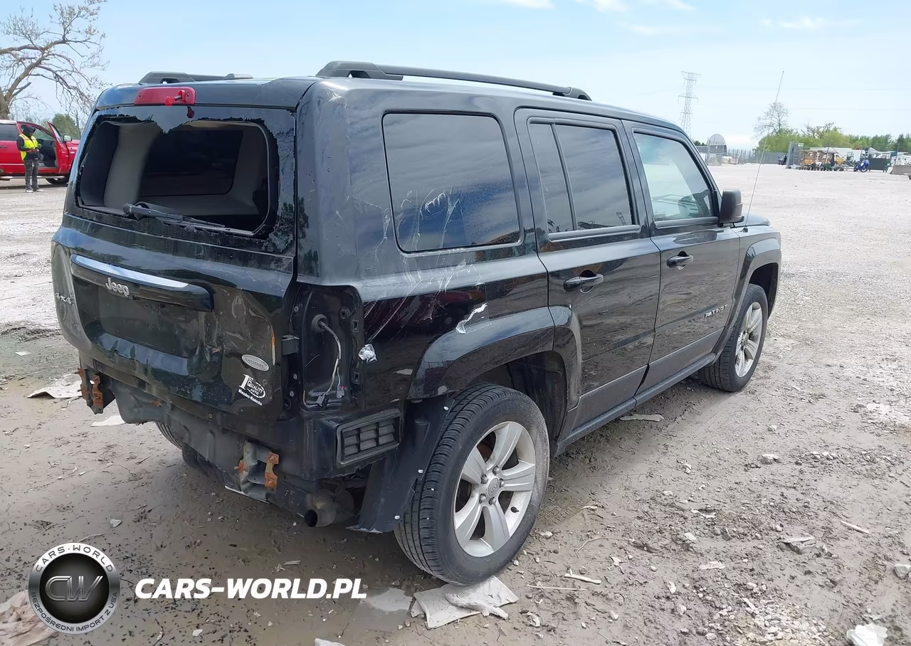 2016 Jeep Patriot Latitude VIN:1C4NJRFB4GD535271 - 4