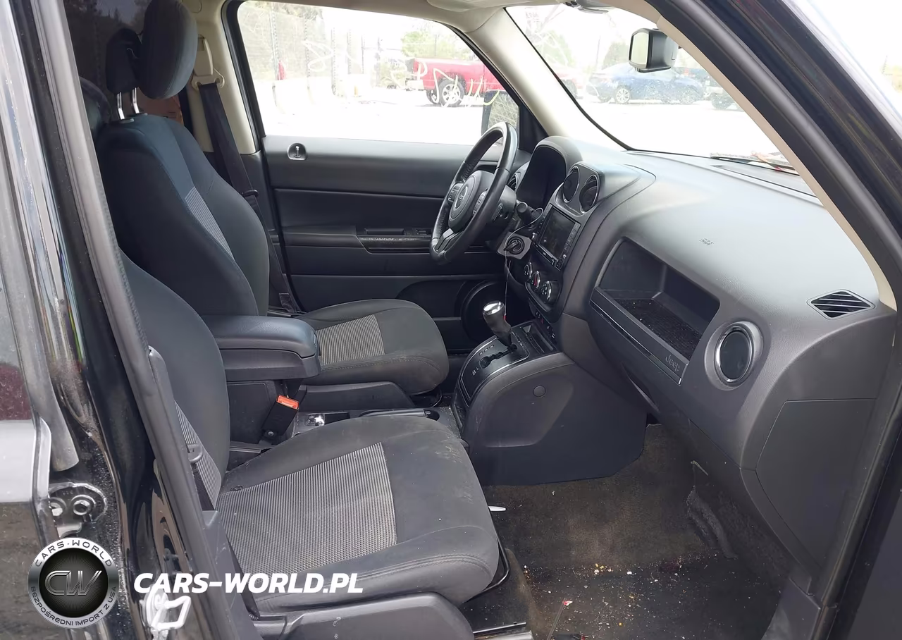 2016 Jeep Patriot Latitude VIN:1C4NJRFB4GD535271 - 5
