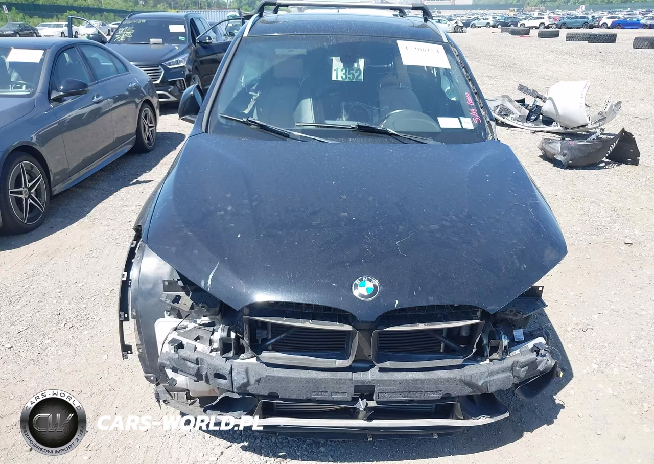 2018 BMW X1 xDrive28I VIN:WBXHT3C34J5L28806 - 12