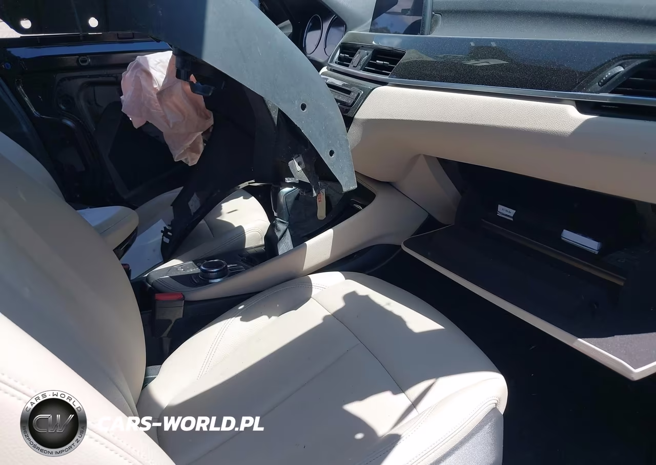 2018 BMW X1 xDrive28I VIN:WBXHT3C34J5L28806 - 5