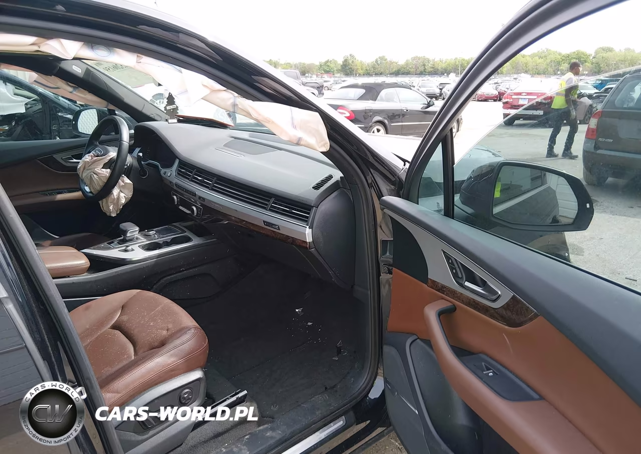 2019 Audi Q7 VIN:WA1LHAF70KD034204 - 5