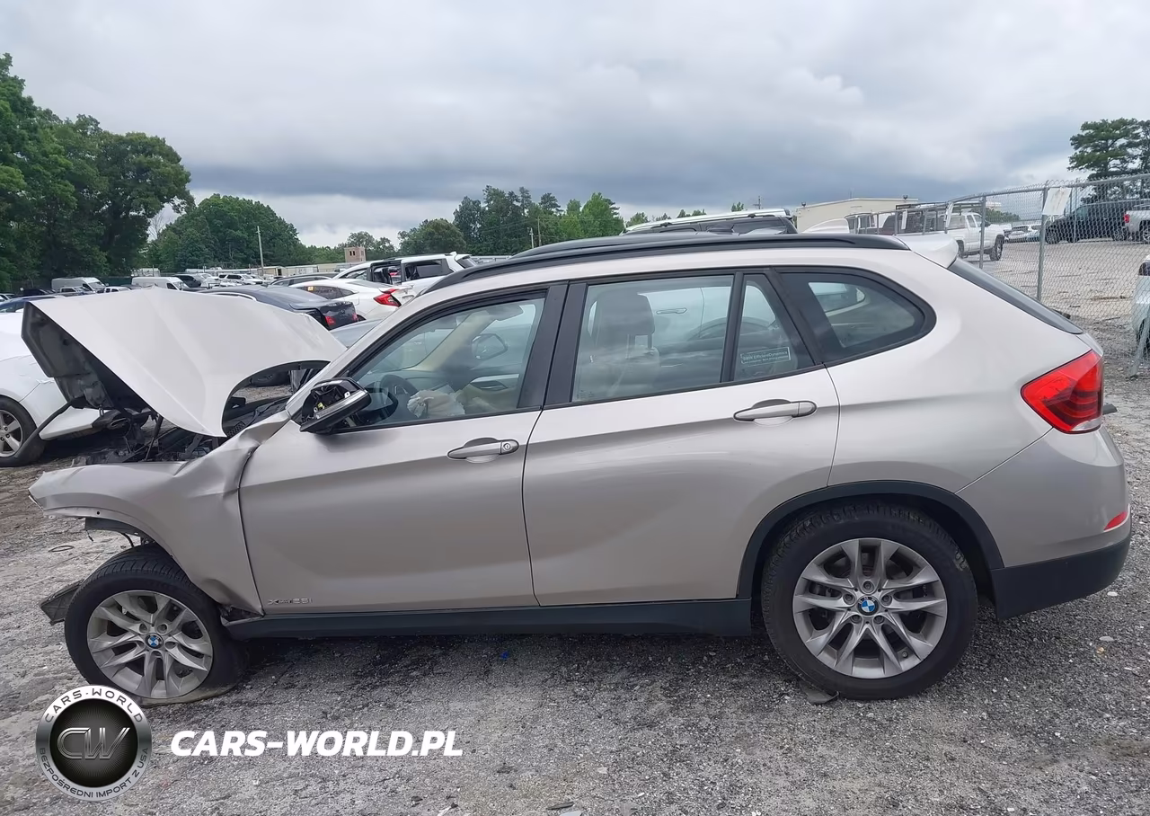 2015 BMW X1 xDrive28I VIN:WBAVL1C56FVY31330 - 14