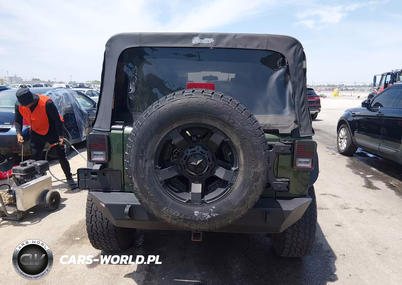 2008 Jeep Wrangler Unlimited X VIN:1J4GA39128L511108 - 16