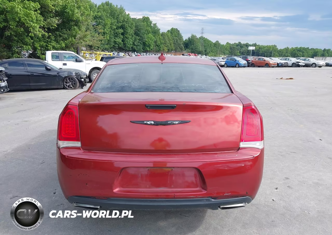 2015 Chrysler 300C VIN:2C3CCAEGXFH920856 - 17