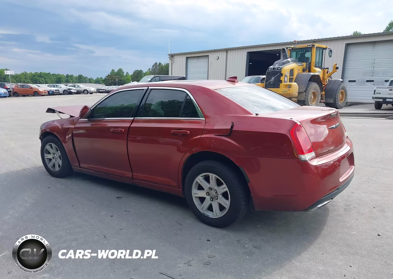 2015 Chrysler 300C VIN:2C3CCAEGXFH920856 - 3
