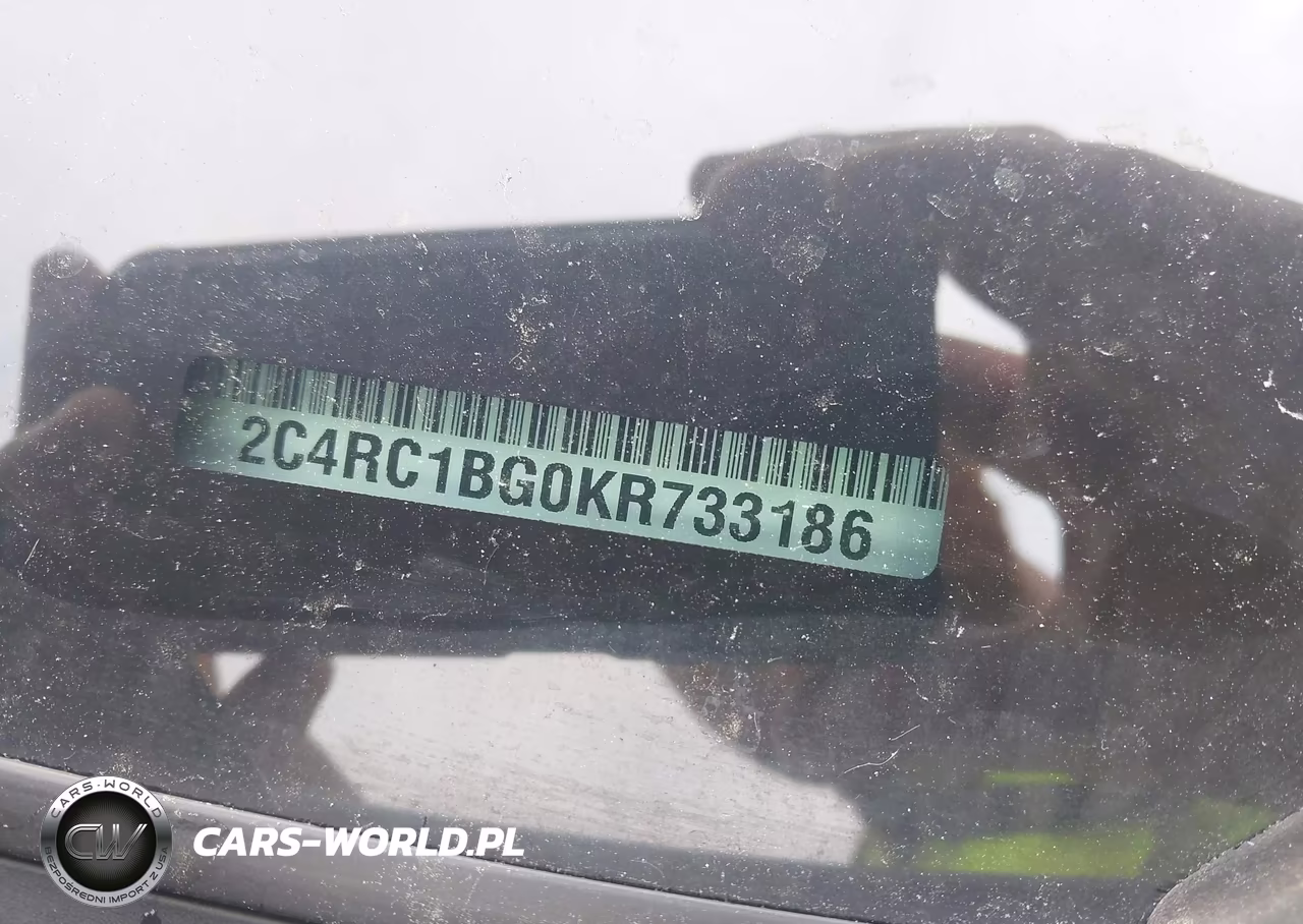 2019 Chrysler Pacifica Touring L VIN:2C4RC1BG0KR733186 - 17