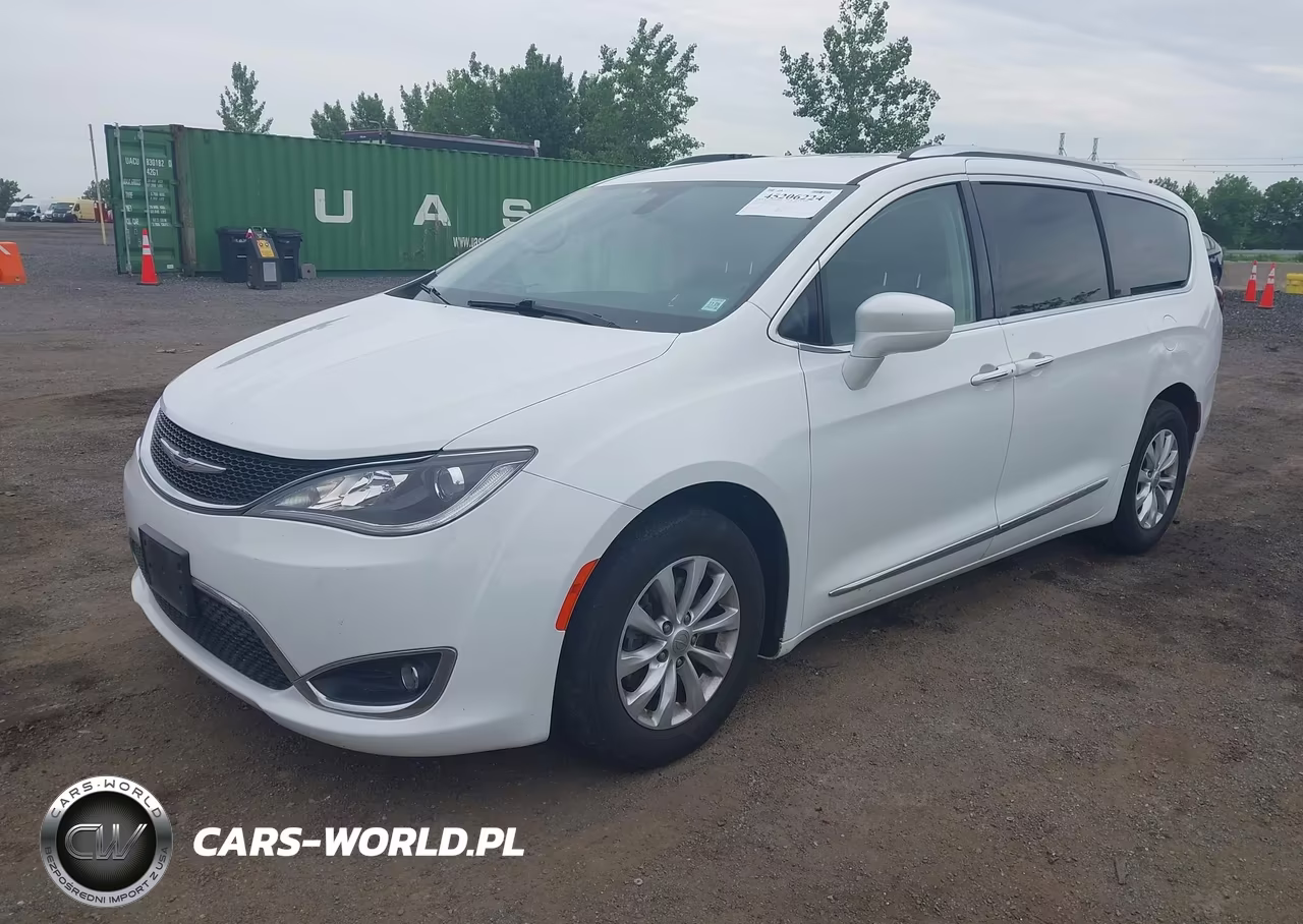 2019 Chrysler Pacifica Touring L VIN:2C4RC1BG0KR733186 - 2