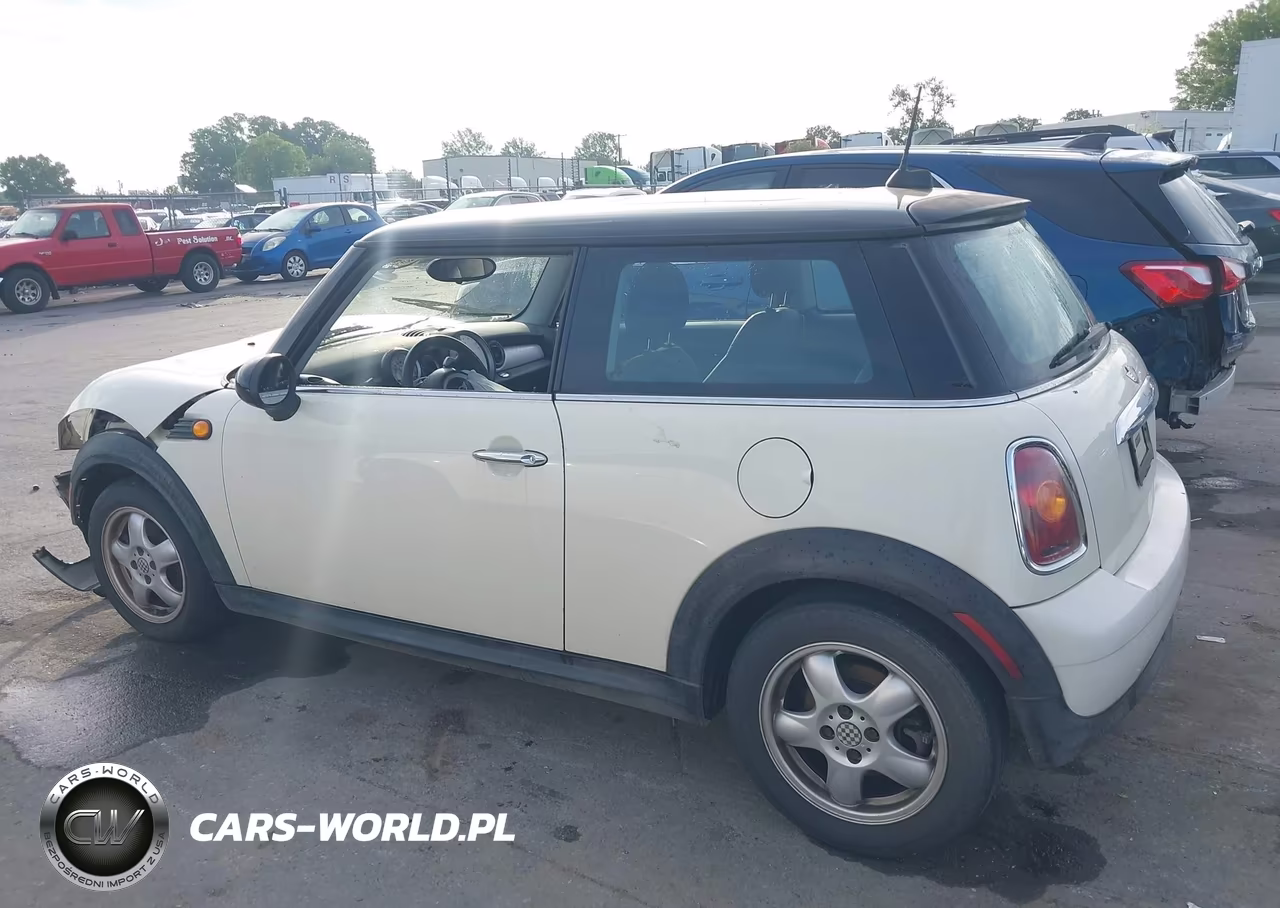 2007 Mini Cooper VIN:WMWMF33557TT59164 - 14