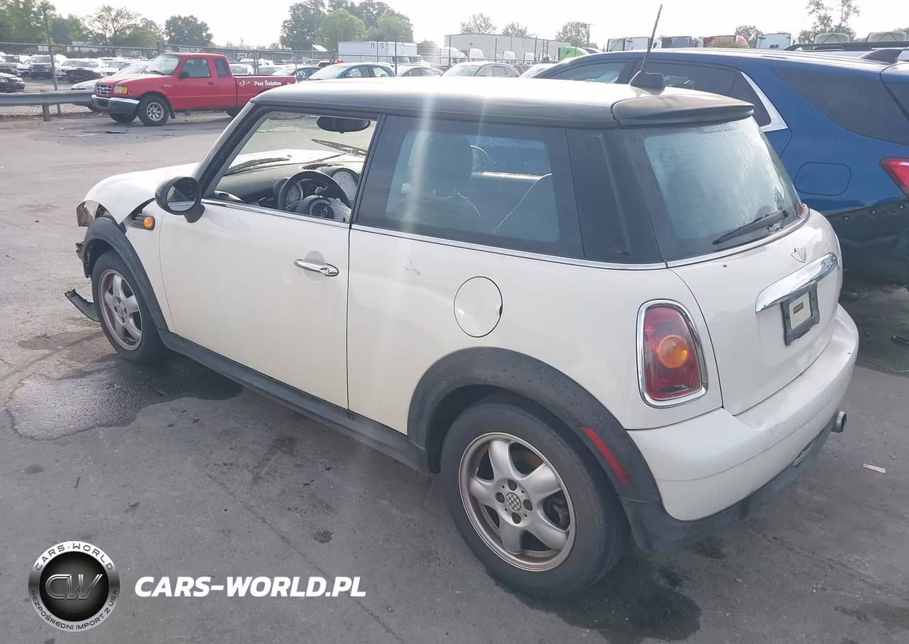 2007 Mini Cooper VIN:WMWMF33557TT59164 - 3