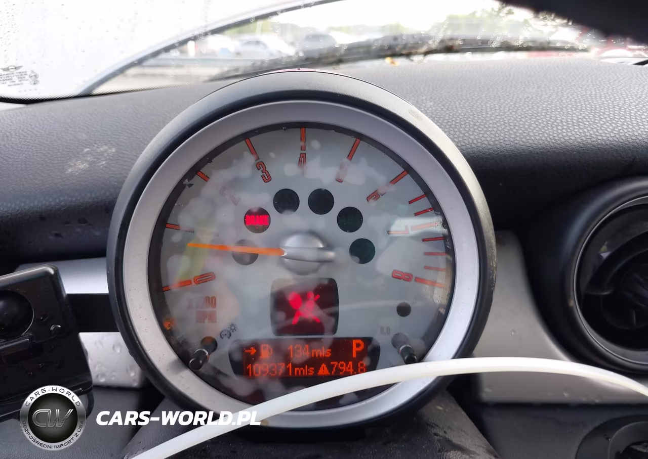 2007 Mini Cooper VIN:WMWMF33557TT59164 - 7