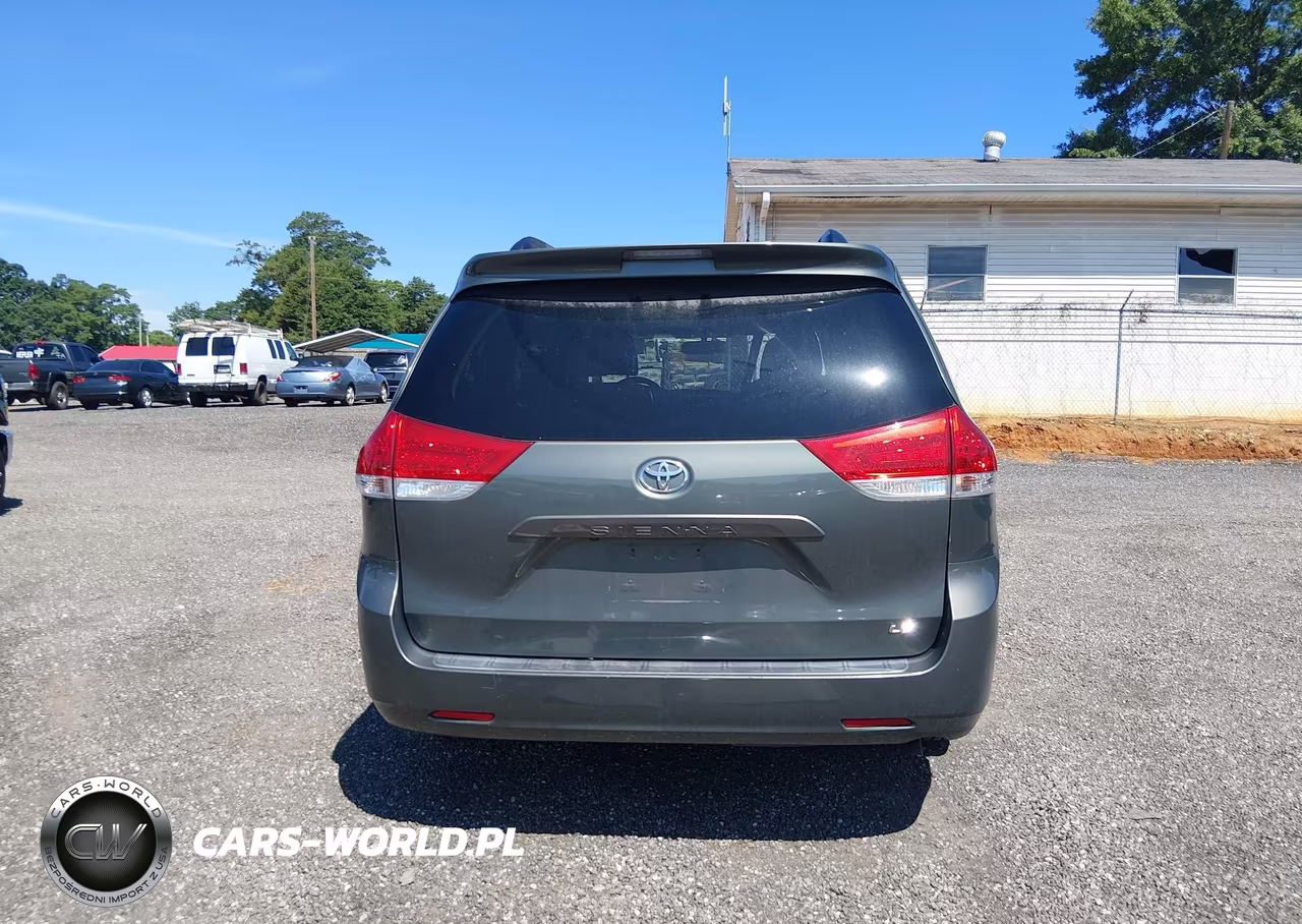 2013 Toyota Sienna Le V6 8 Passenger VIN:5TDKK3DC3DS399241 - 17