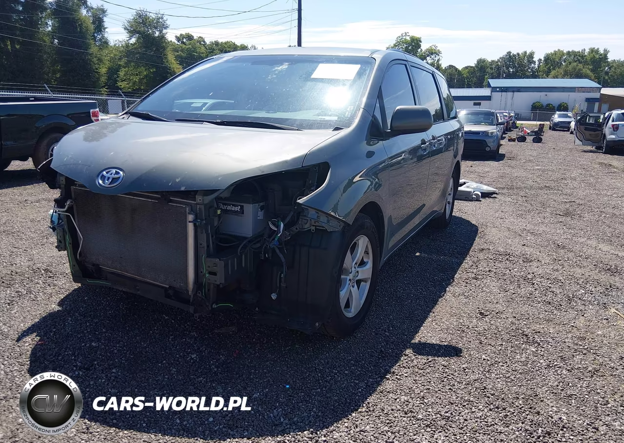 2013 Toyota Sienna Le V6 8 Passenger VIN:5TDKK3DC3DS399241 - 2