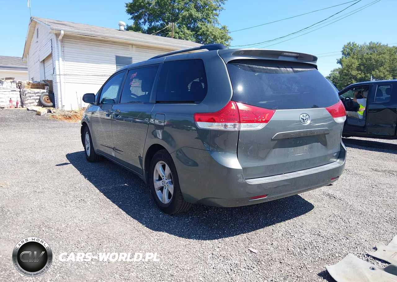 2013 Toyota Sienna Le V6 8 Passenger VIN:5TDKK3DC3DS399241 - 3