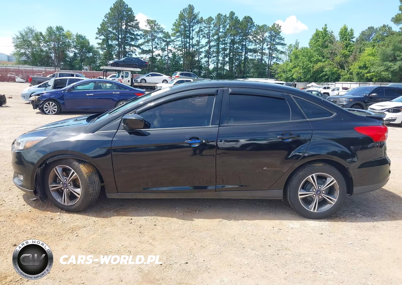2018 Ford Focus Se VIN:1FADP3F27JL307078 - 6