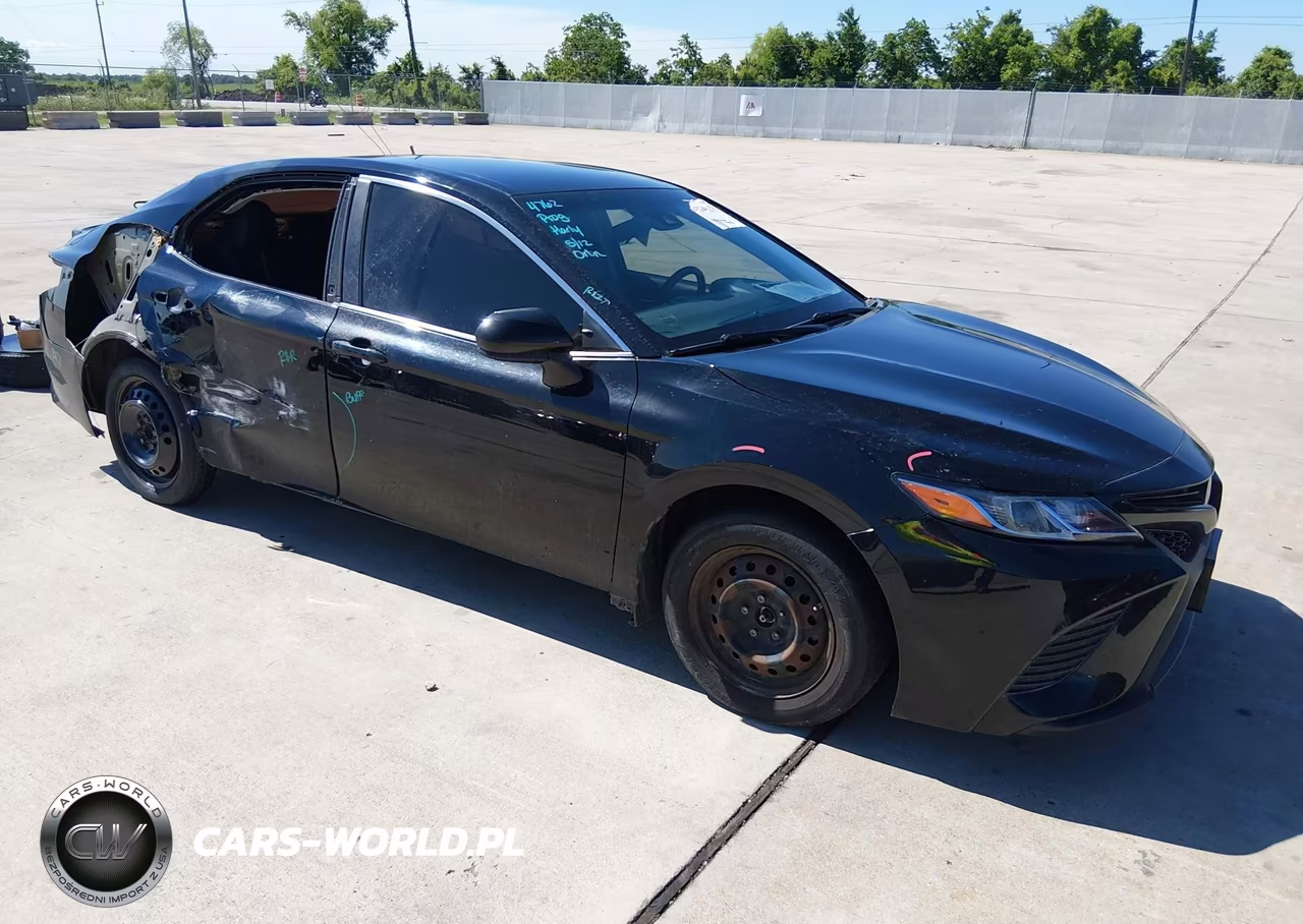 2018 Toyota Camry Se – zdjęcie 1 z 17