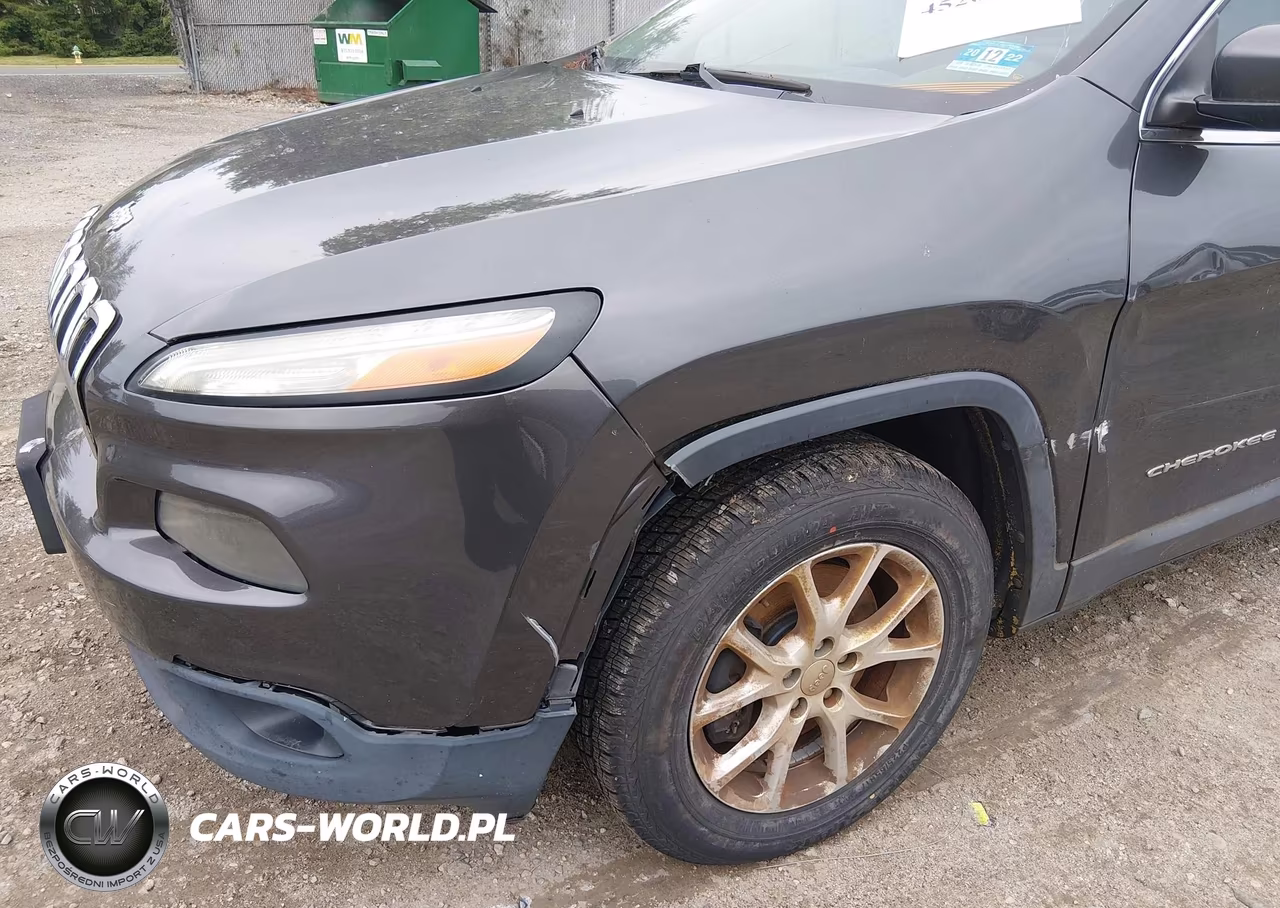 2015 Jeep Cherokee Latitude VIN:1C4PJMCS4FW577393 - 6