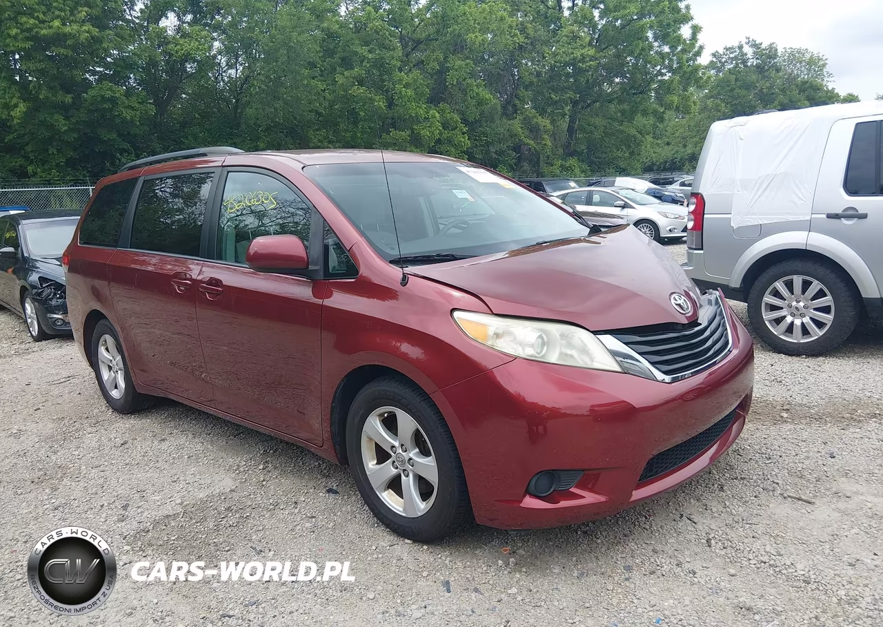 2013 Toyota Sienna Le V6 8 Passenger – zdjęcie 1 z 18
