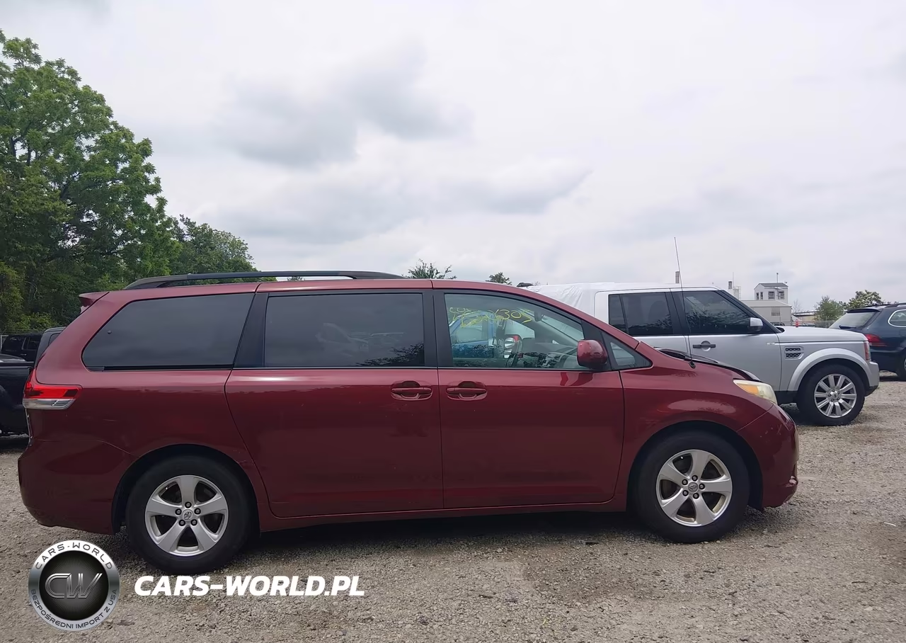2013 Toyota Sienna Le V6 8 Passenger VIN:5TDKK3DC5DS371229 - 13