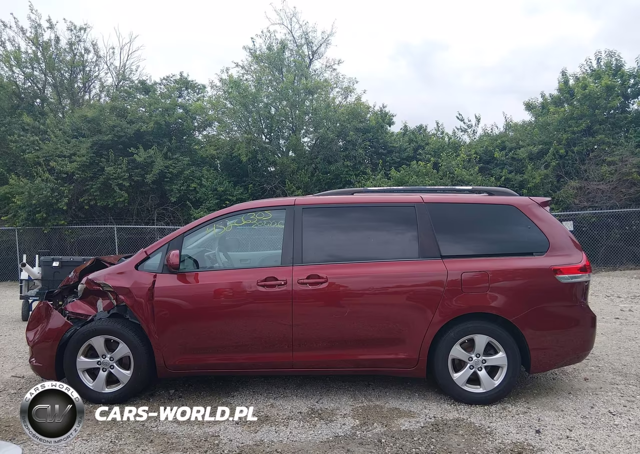 2013 Toyota Sienna Le V6 8 Passenger VIN:5TDKK3DC5DS371229 - 14