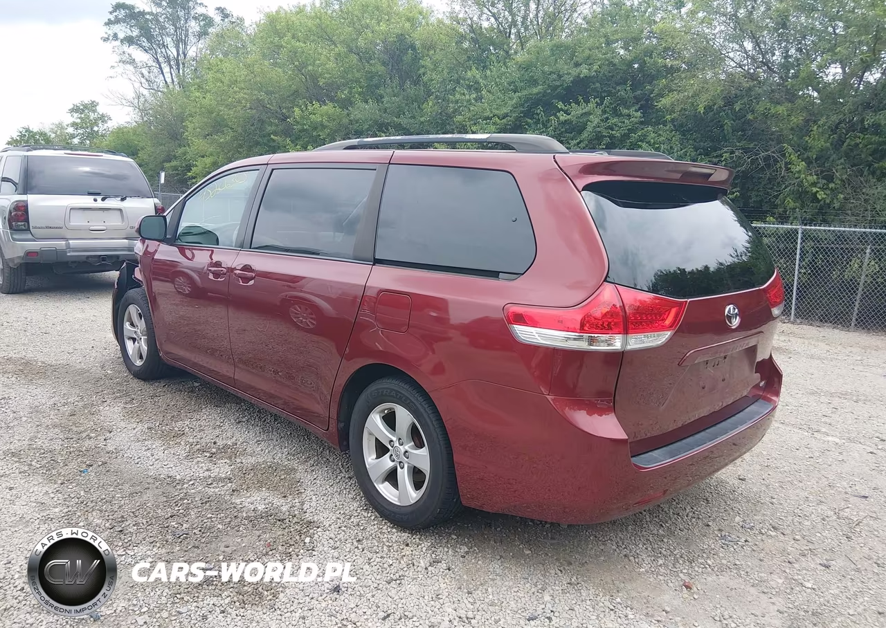2013 Toyota Sienna Le V6 8 Passenger VIN:5TDKK3DC5DS371229 - 3