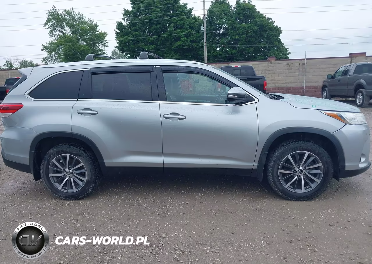 2019 Toyota Highlander Xle VIN:5TDJZRFH2KS597499 - 13