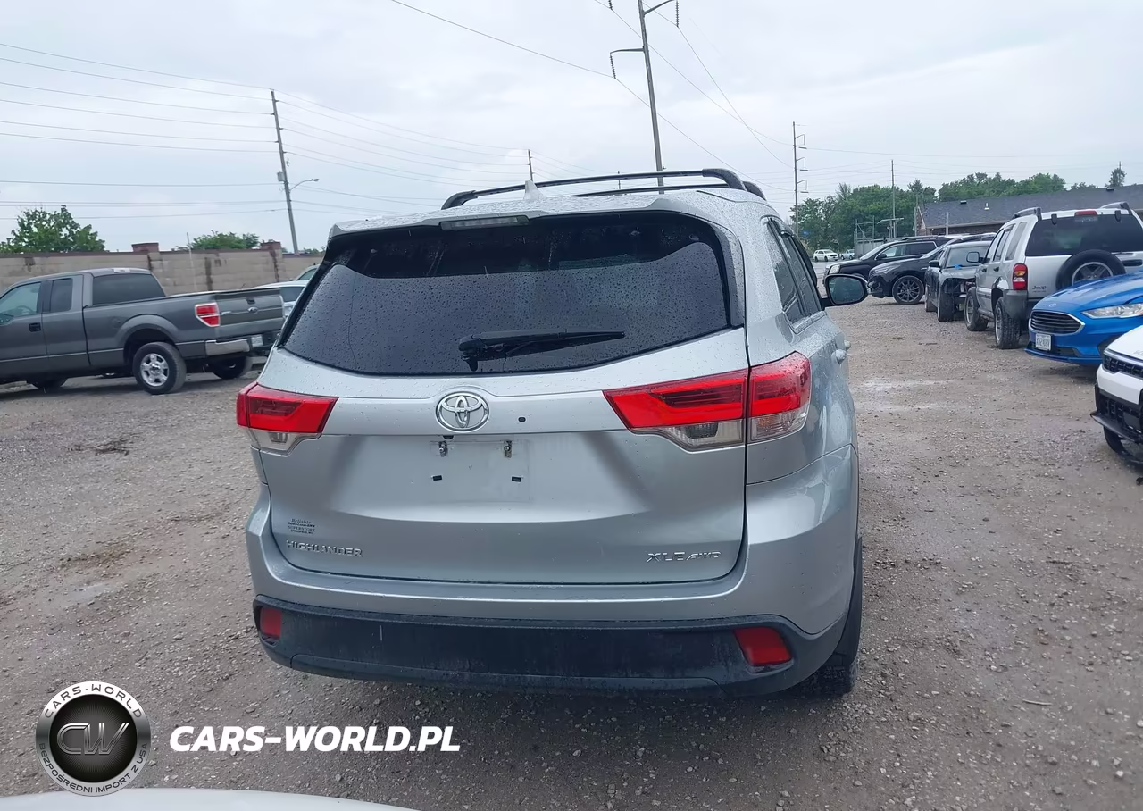 2019 Toyota Highlander Xle VIN:5TDJZRFH2KS597499 - 16