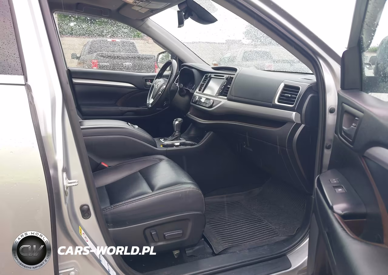 2019 Toyota Highlander Xle VIN:5TDJZRFH2KS597499 - 5