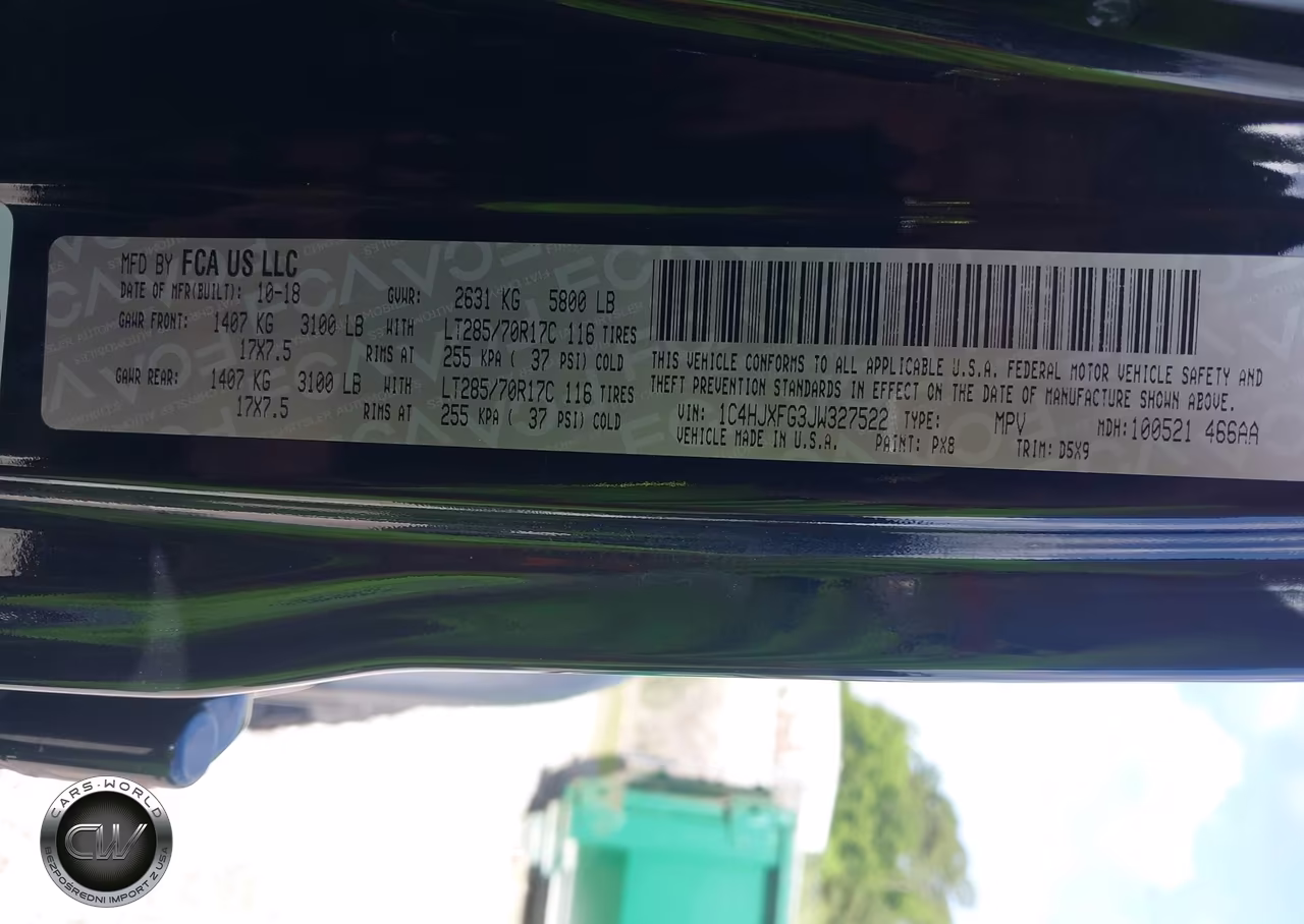 2018 Jeep Wrangler Unlimited Rubicon 4X4 VIN:1C4HJXFG3JW327522 - 9