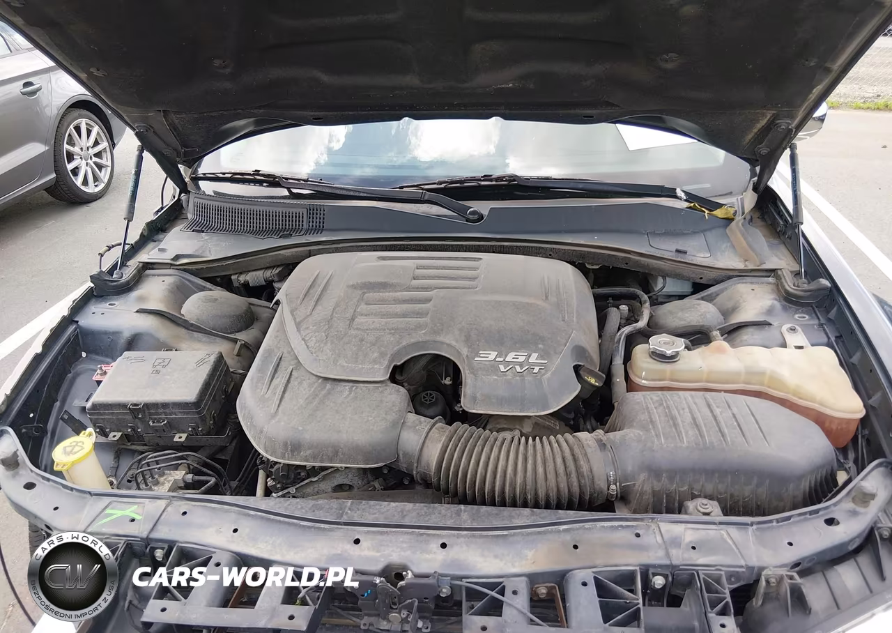2018 Chrysler 300 Limited VIN:2C3CCAEG6JH123125 - 10