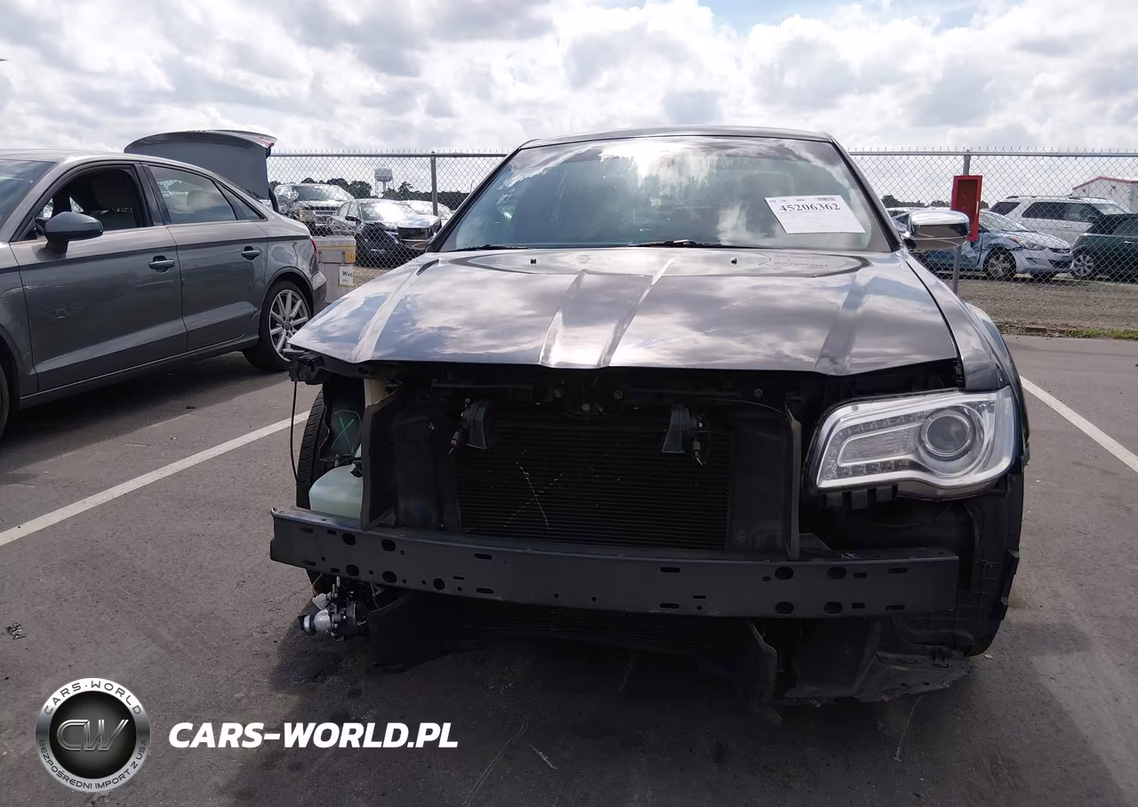2018 Chrysler 300 Limited VIN:2C3CCAEG6JH123125 - 13