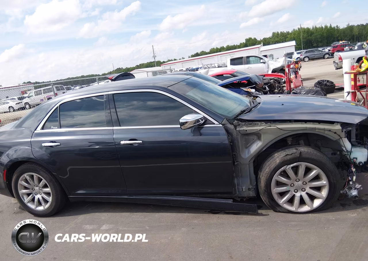 2018 Chrysler 300 Limited VIN:2C3CCAEG6JH123125 - 14