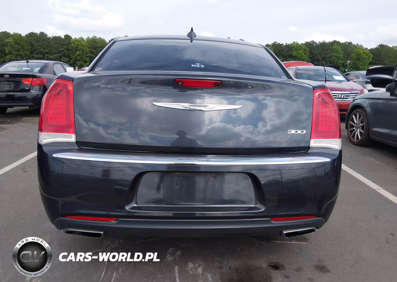 2018 Chrysler 300 Limited VIN:2C3CCAEG6JH123125 - 17
