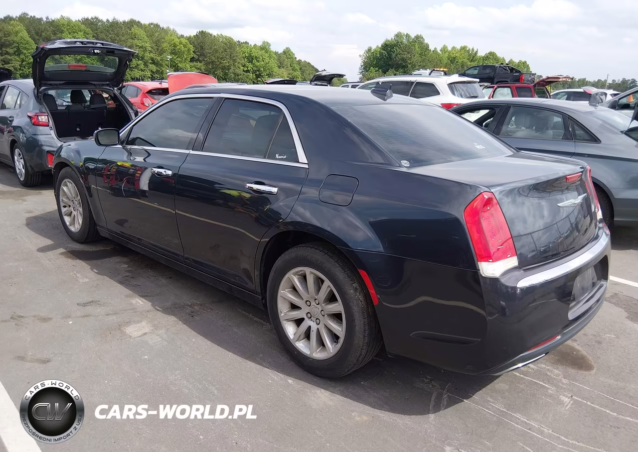 2018 Chrysler 300 Limited VIN:2C3CCAEG6JH123125 - 3