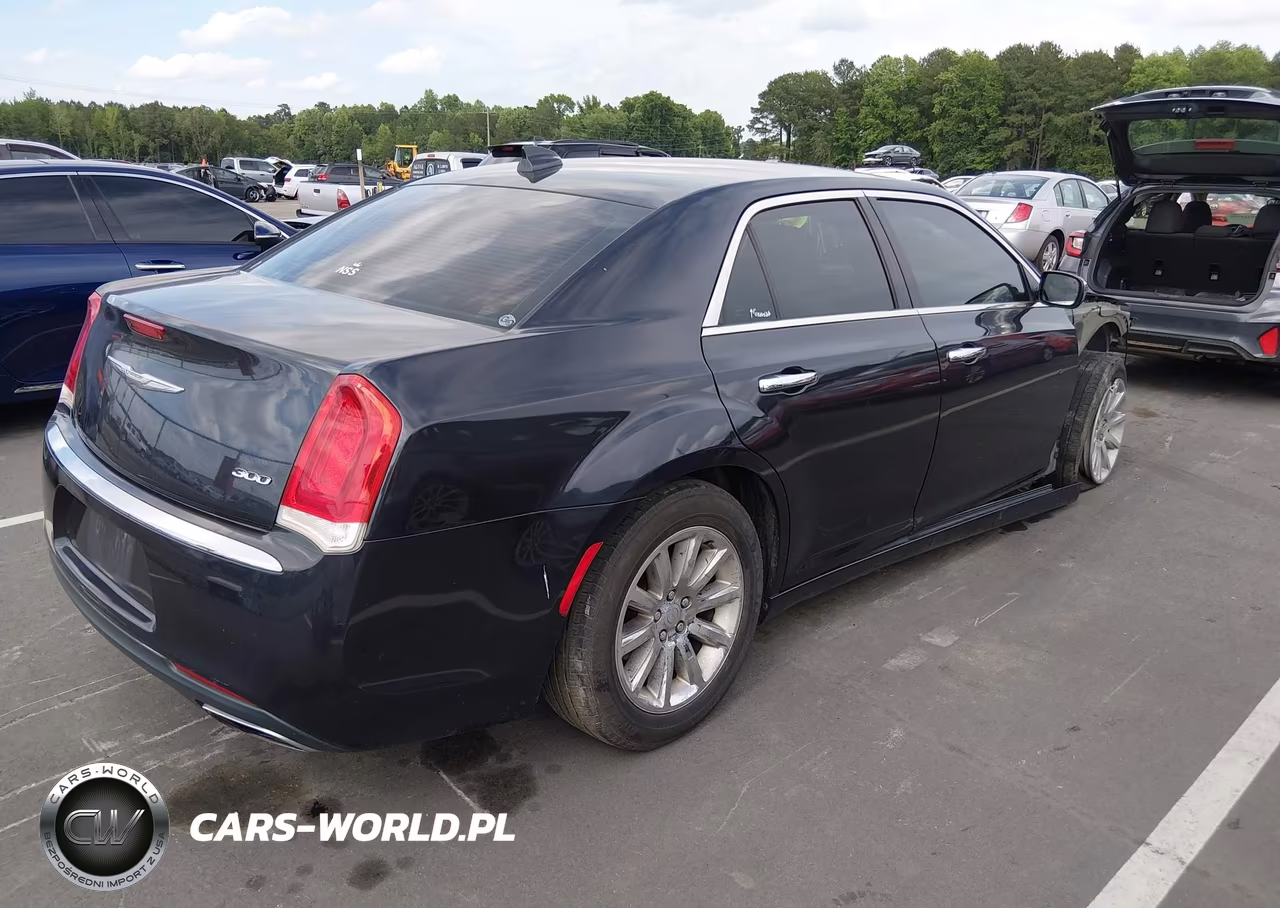 2018 Chrysler 300 Limited VIN:2C3CCAEG6JH123125 - 4