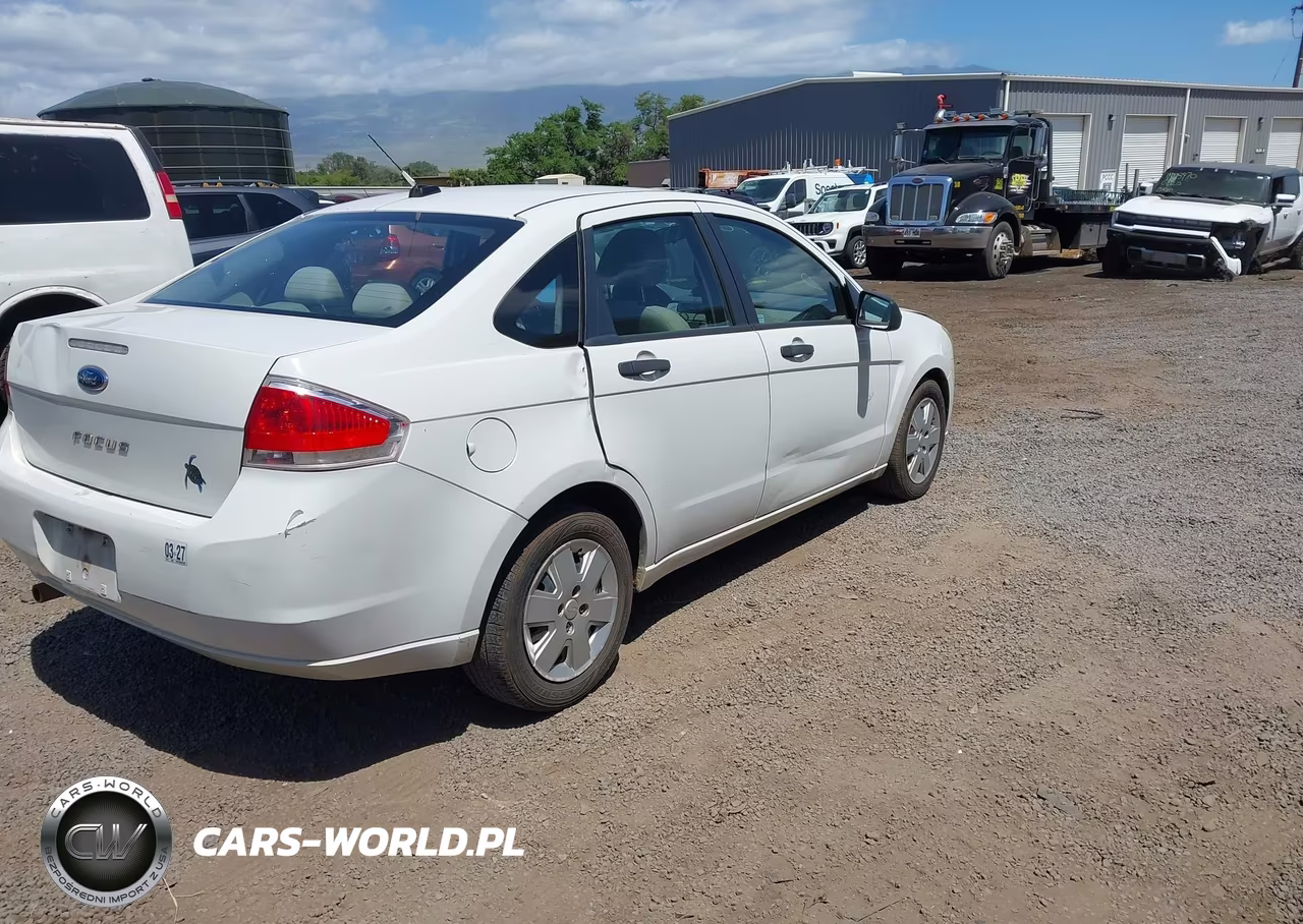 2010 Ford Focus S VIN:1FAHP3EN5AW257356 - 4