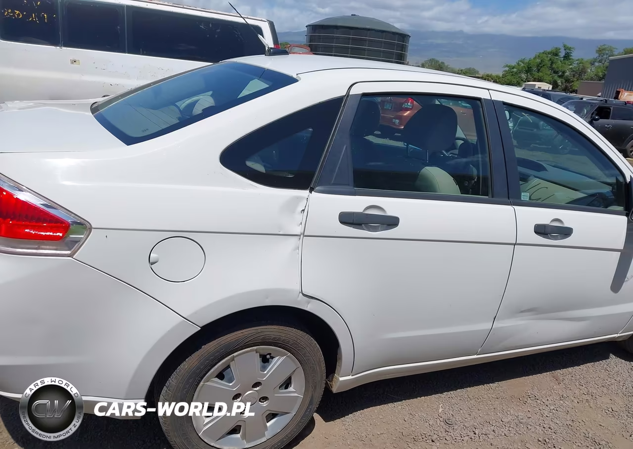 2010 Ford Focus S VIN:1FAHP3EN5AW257356 - 6