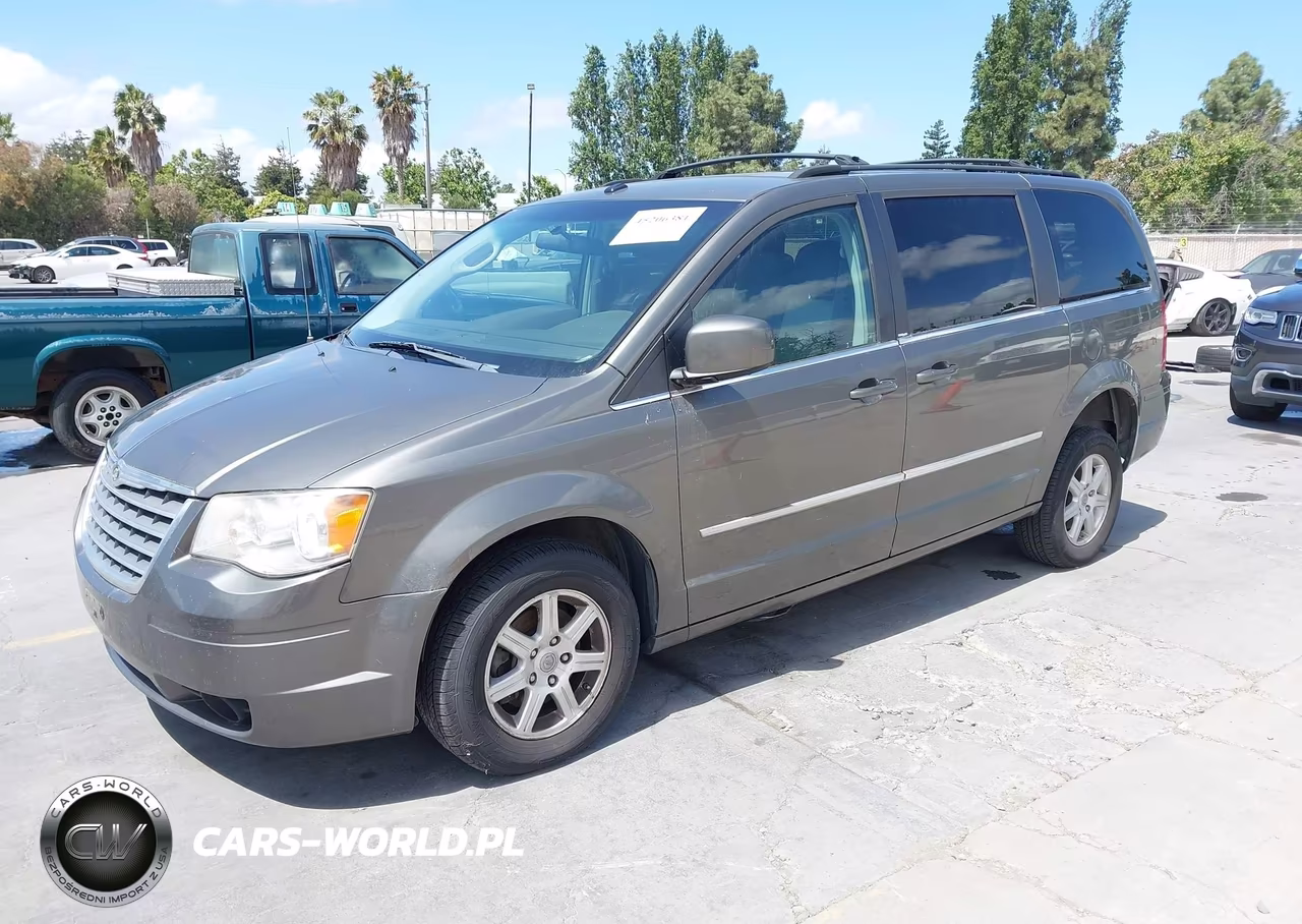 2010 Chrysler Town & Country Touring Plus VIN:2A4RR8D19AR428925 - 2