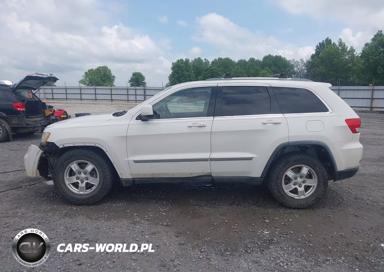 2011 Jeep Grand Cherokee Laredo VIN:1J4RR4GT8BC544150 - 14