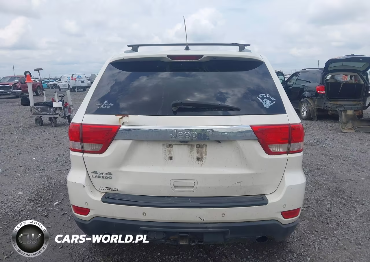 2011 Jeep Grand Cherokee Laredo VIN:1J4RR4GT8BC544150 - 16