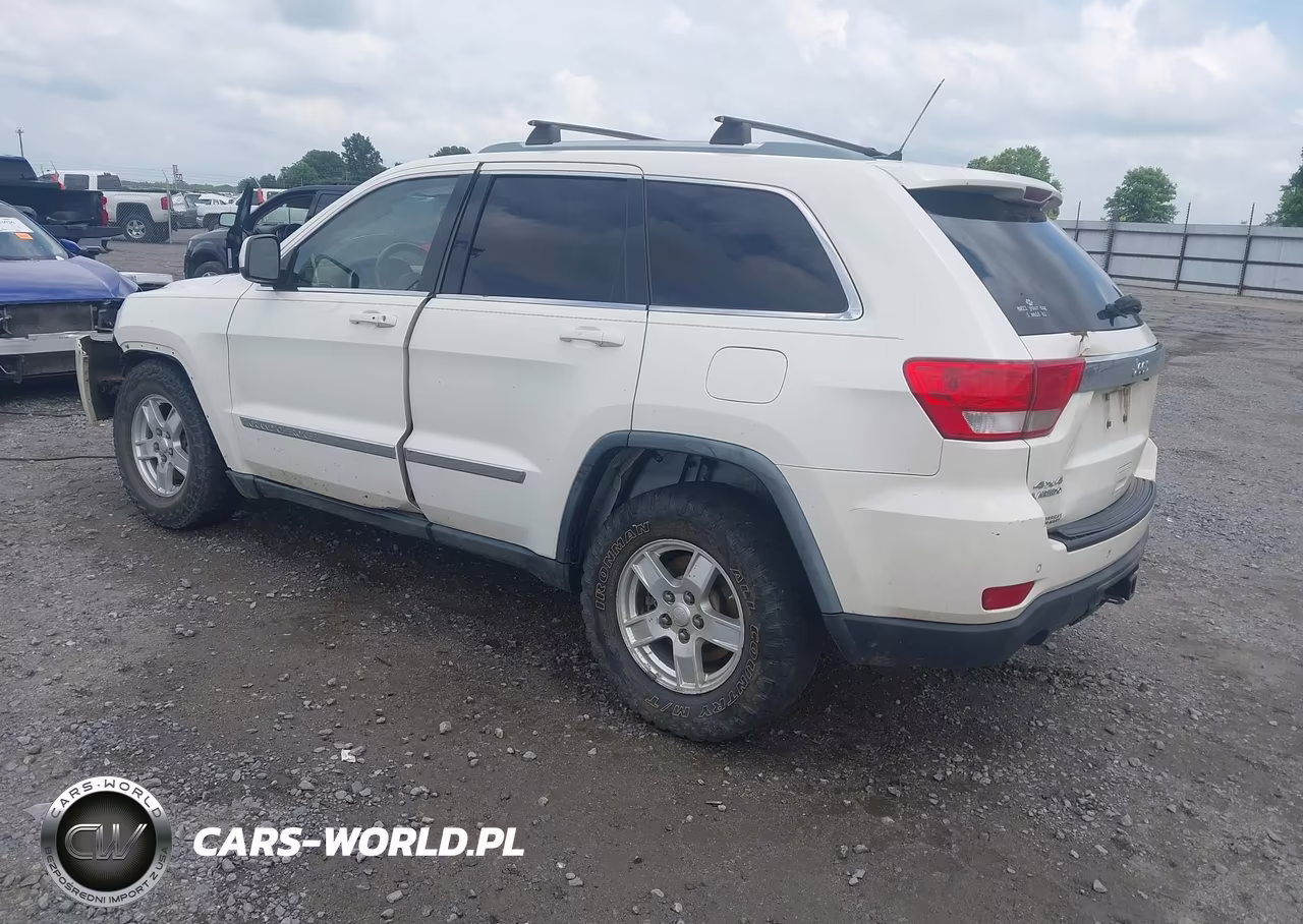 2011 Jeep Grand Cherokee Laredo VIN:1J4RR4GT8BC544150 - 3