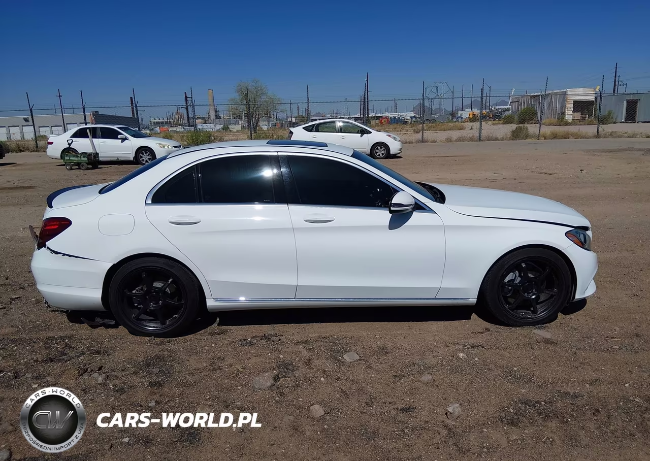 2018 Mercedes-Benz C 300 VIN:55SWF4JB9JU238611 - 13