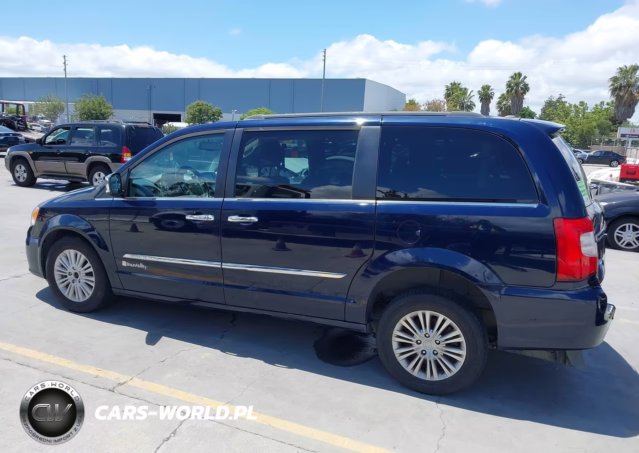 2016 Chrysler Town & Country Touring-L Anniversary Edition VIN:2C4RC1CG5GR190214 - 14