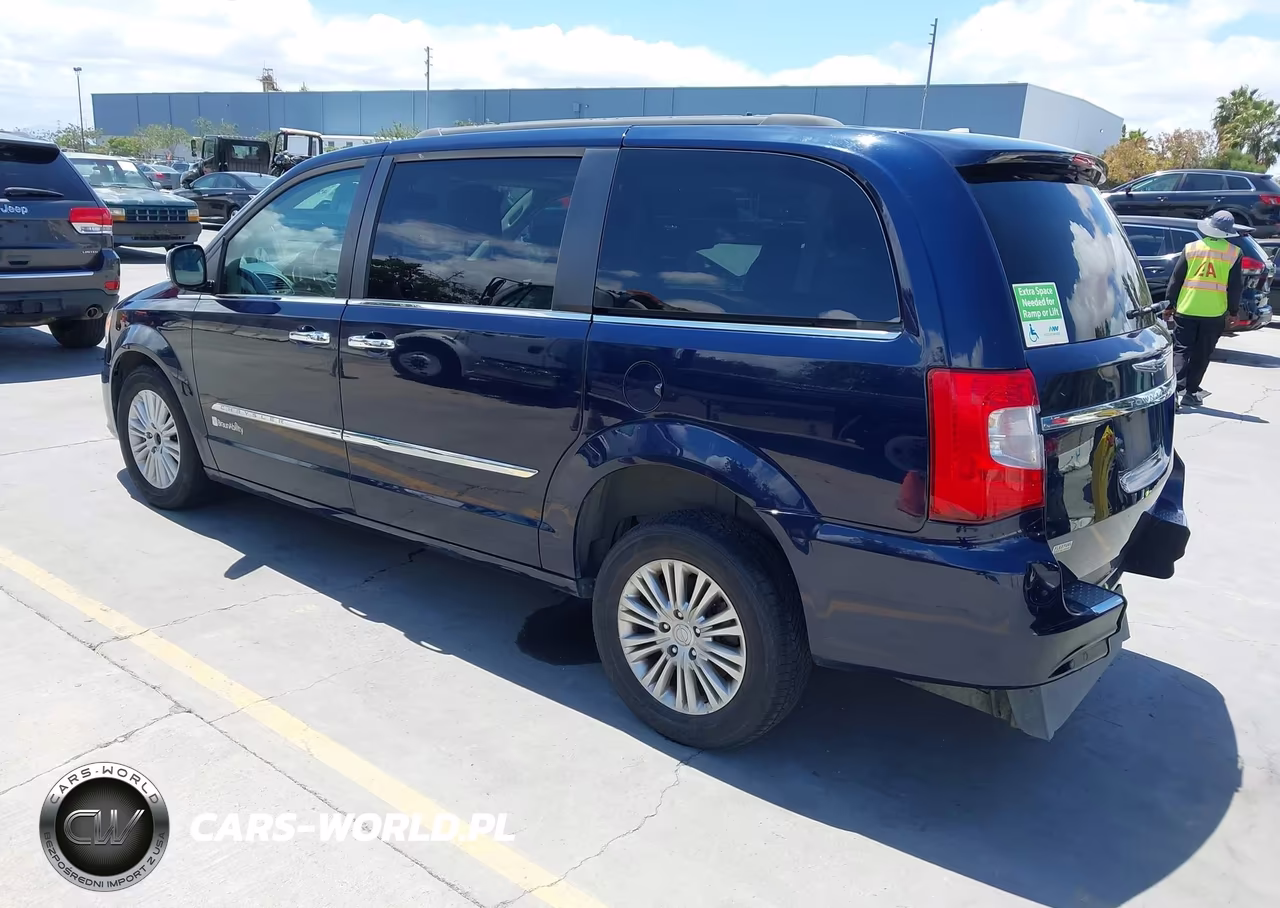 2016 Chrysler Town & Country Touring-L Anniversary Edition VIN:2C4RC1CG5GR190214 - 3
