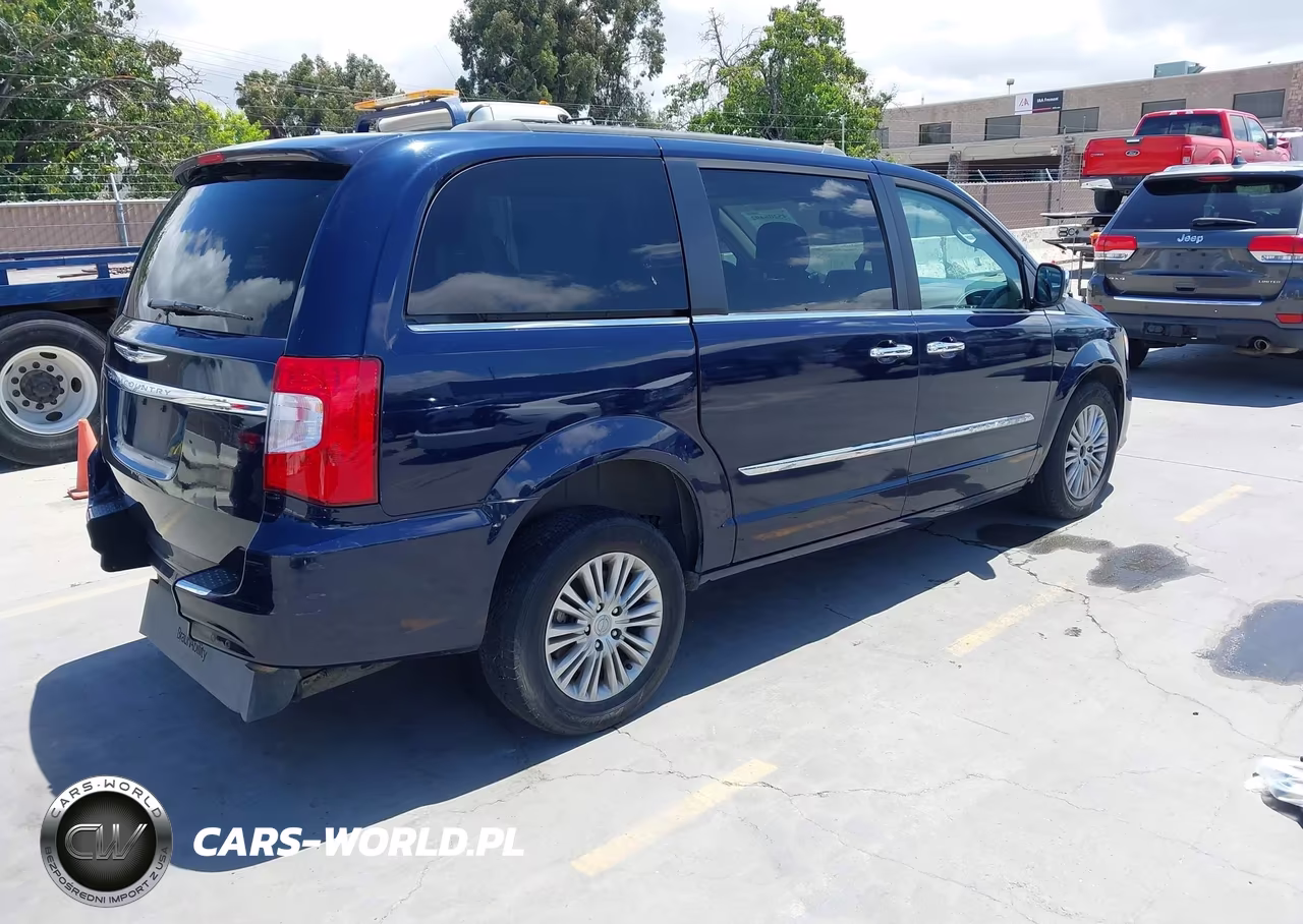 2016 Chrysler Town & Country Touring-L Anniversary Edition VIN:2C4RC1CG5GR190214 - 4